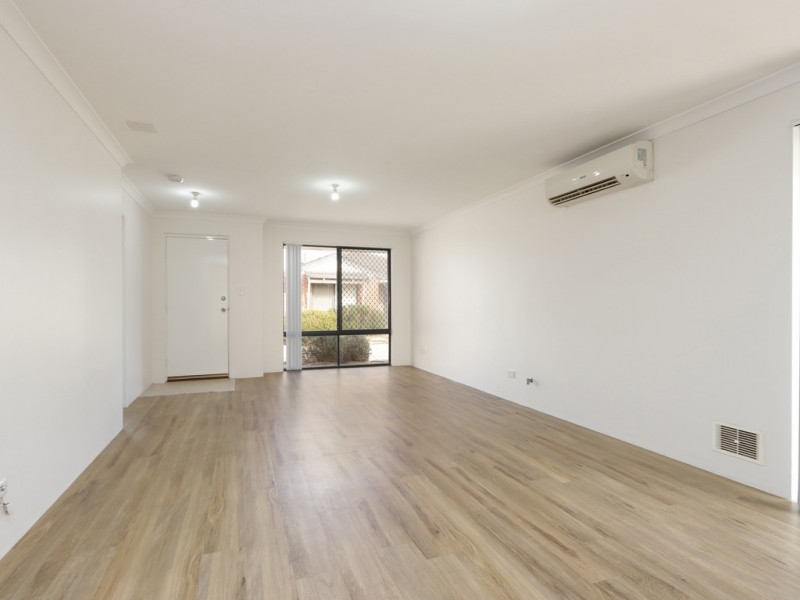 2/9 Bickley Rd, Cannington WA 6107