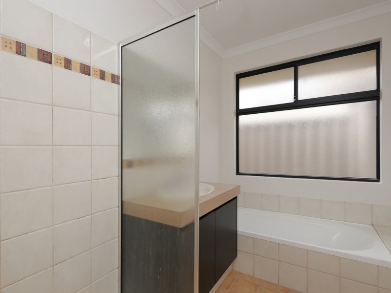 2/9 Bickley Rd, Cannington WA 6107