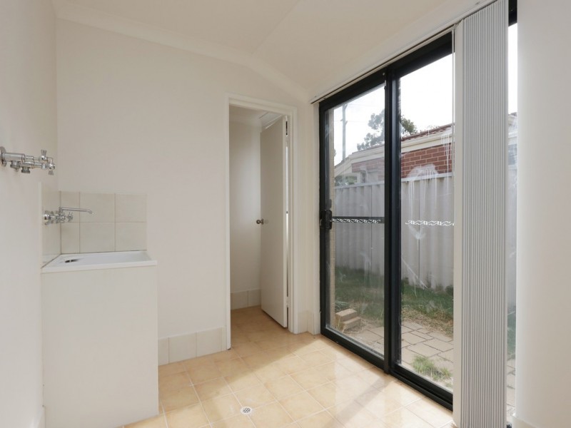 2/9 Bickley Rd, Cannington WA 6107