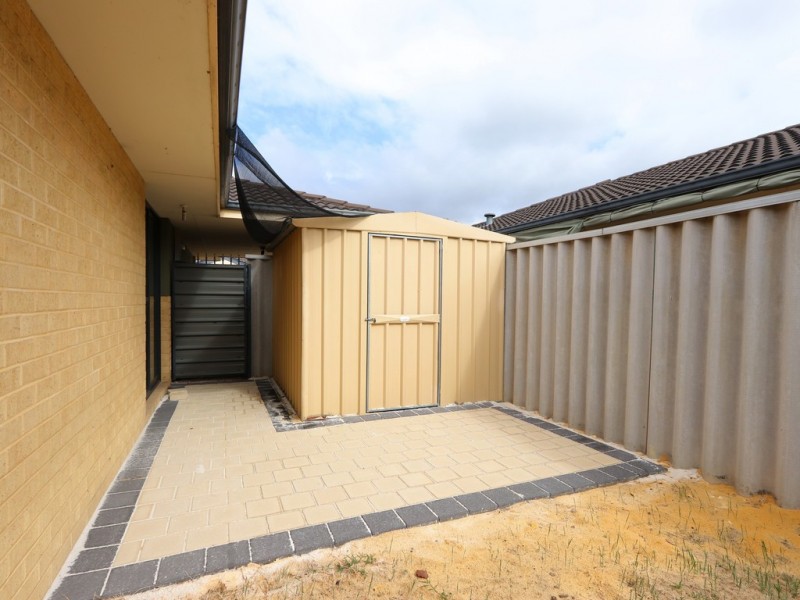 2/9 Bickley Rd, Cannington WA 6107
