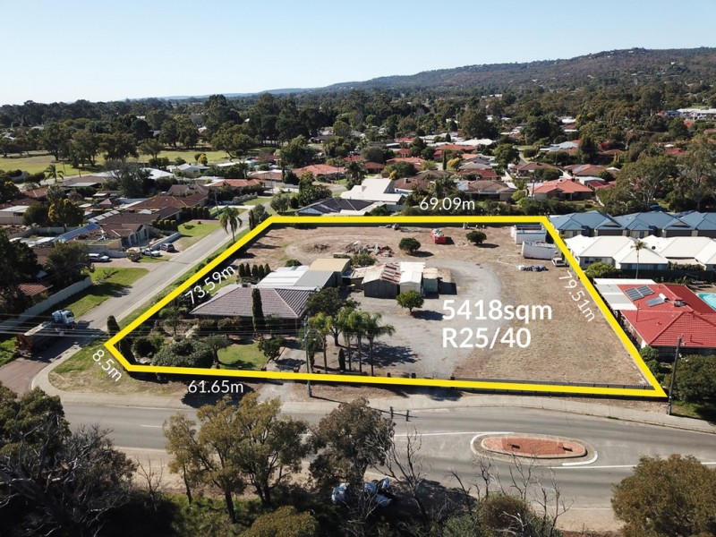 67 Hartfield Rd, Forrestfield WA 6058