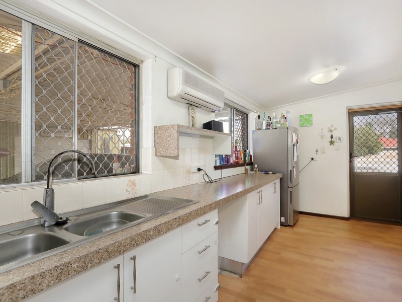 67 Hartfield Rd, Forrestfield WA 6058