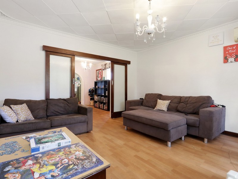 67 Hartfield Rd, Forrestfield WA 6058