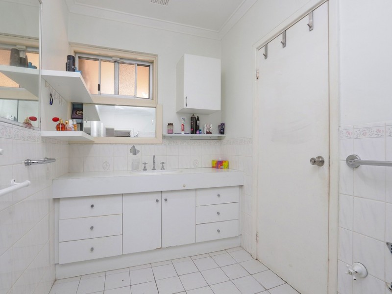 67 Hartfield Rd, Forrestfield WA 6058