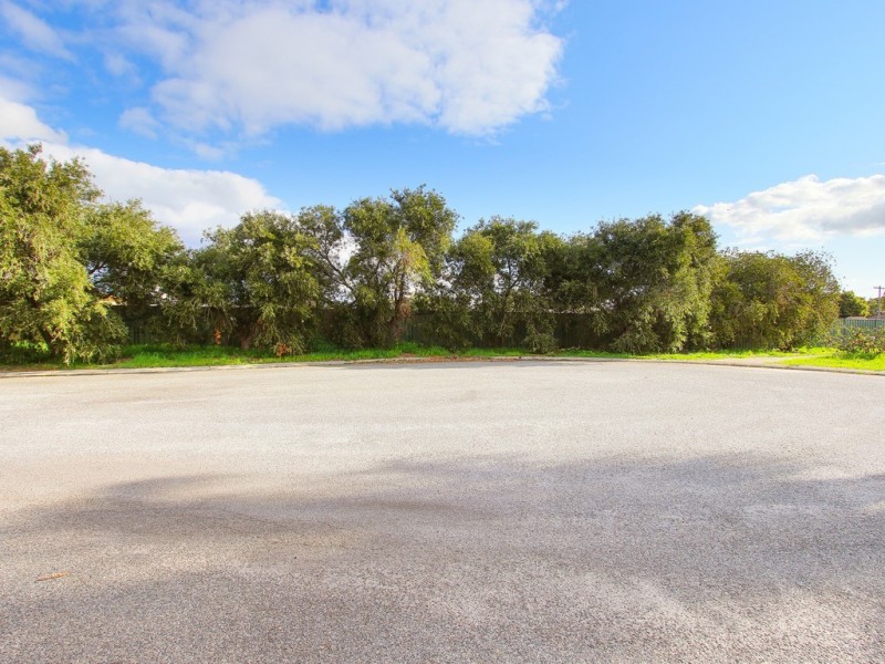 67 Hartfield Rd, Forrestfield WA 6058