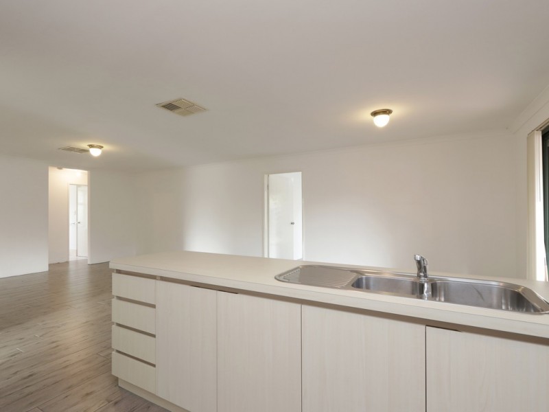 8 Brookford Court, Jandakot WA 6164