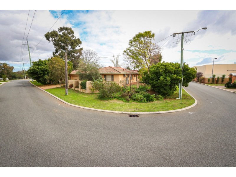 16 River Road, Cannington WA 6107