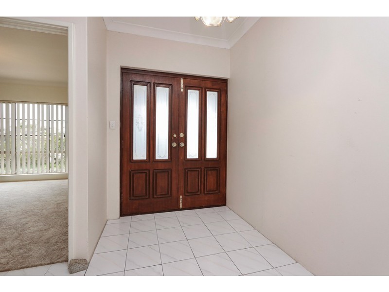 16 River Road, Cannington WA 6107