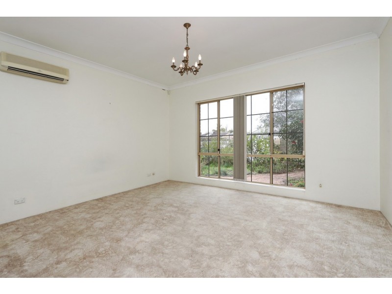 16 River Road, Cannington WA 6107