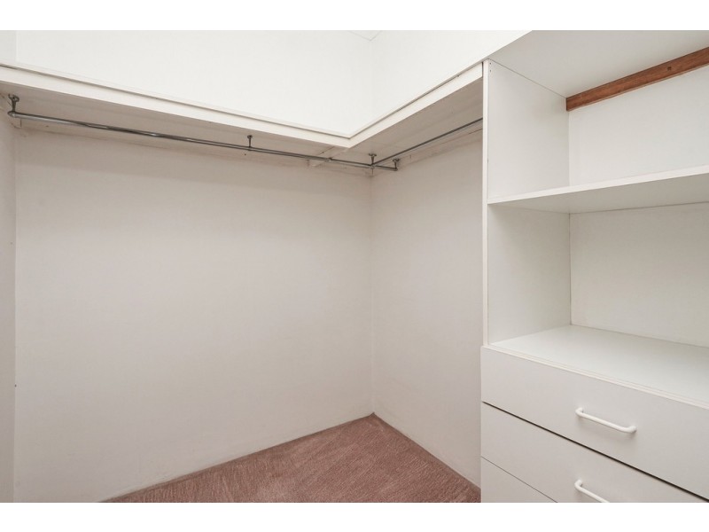 16 River Road, Cannington WA 6107