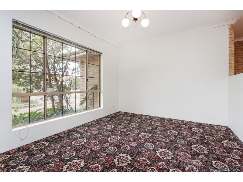 16 River Road, Cannington WA 6107