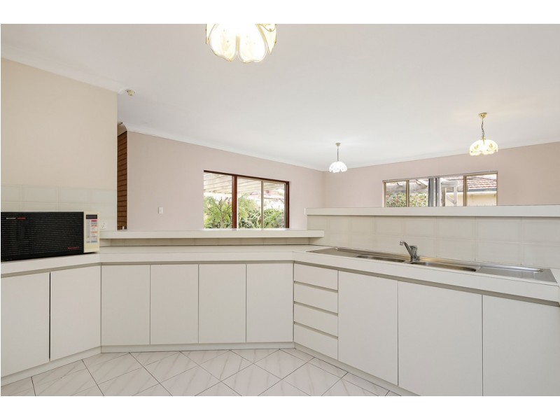 16 River Road, Cannington WA 6107