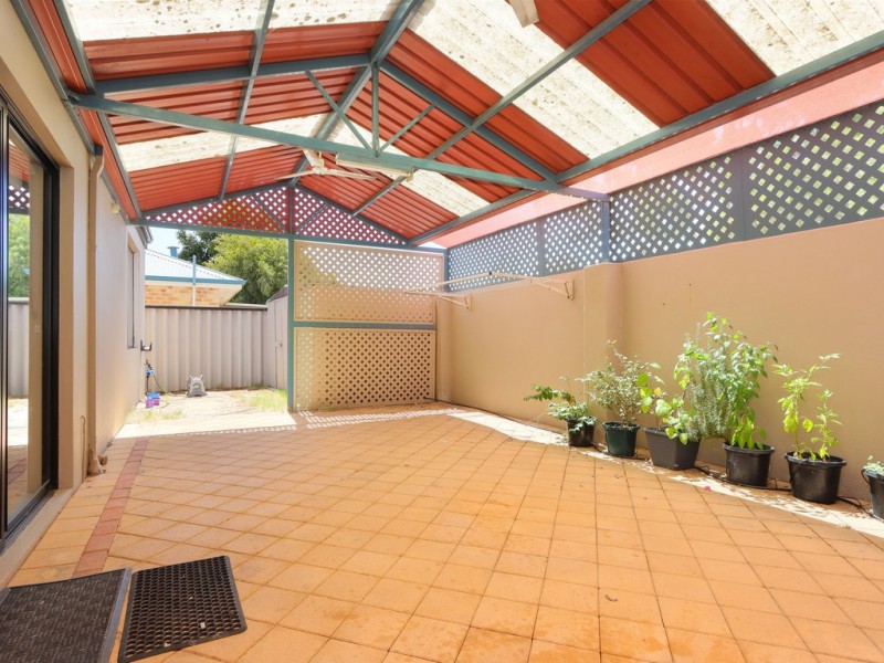 12 Walton Street, Queens Park WA 6107