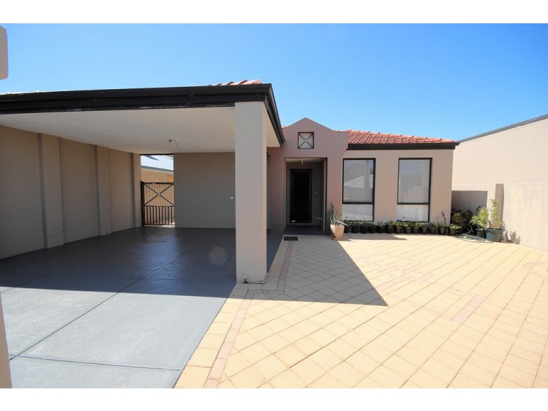 12 Walton Street, Queens Park WA 6107