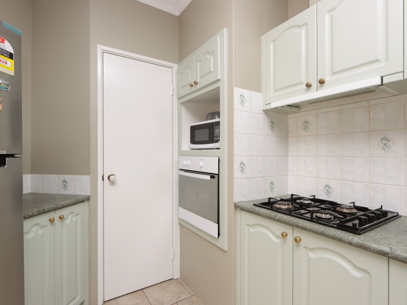 12 Walton Street, Queens Park WA 6107