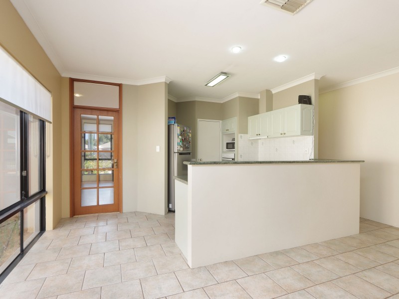 12 Walton Street, Queens Park WA 6107