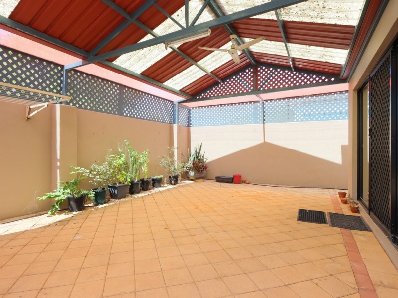 12 Walton Street, Queens Park WA 6107