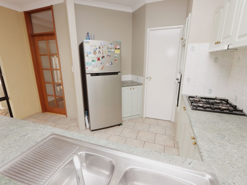 12 Walton Street, Queens Park WA 6107