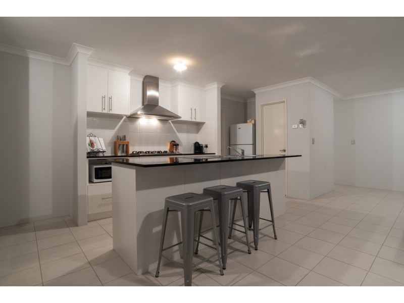 6 Little Close, East Cannington WA 6107