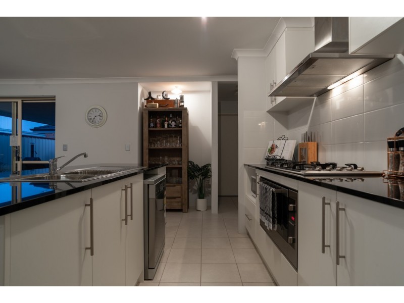 6 Little Close, East Cannington WA 6107