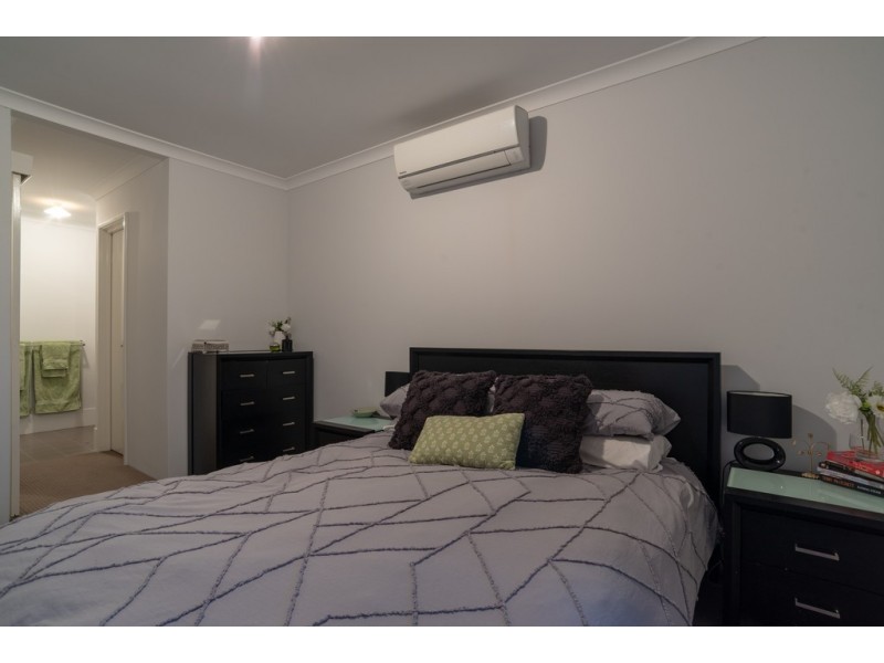 6 Little Close, East Cannington WA 6107