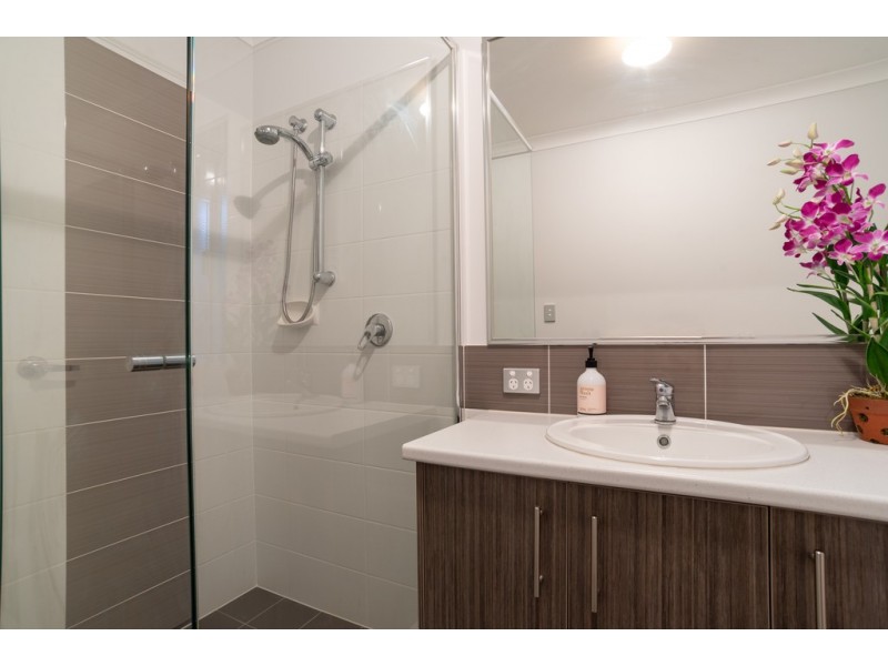 6 Little Close, East Cannington WA 6107