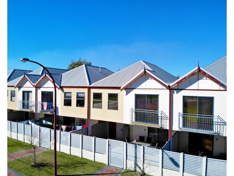 3/2 Hogarth Street, Cannington WA 6107