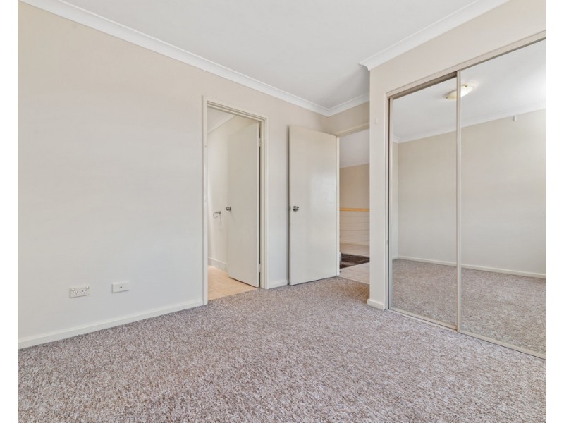 3/2 Hogarth Street, Cannington WA 6107