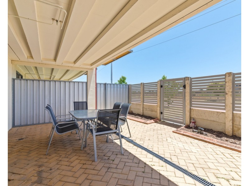 3/2 Hogarth Street, Cannington WA 6107