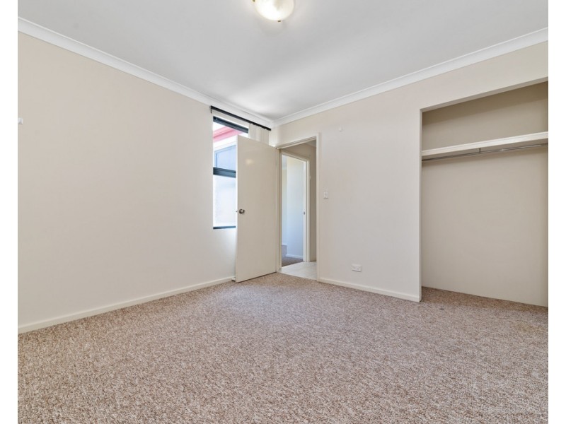 3/2 Hogarth Street, Cannington WA 6107