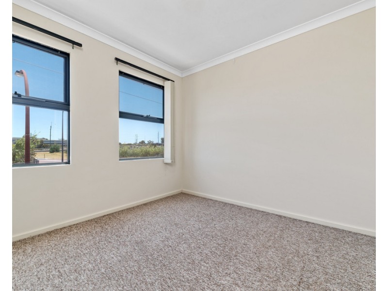 3/2 Hogarth Street, Cannington WA 6107