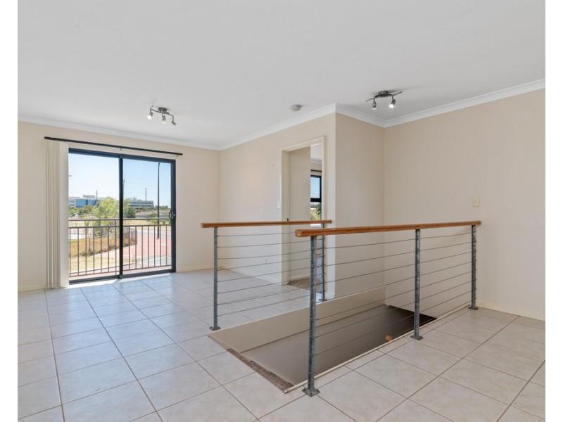 3/2 Hogarth Street, Cannington WA 6107