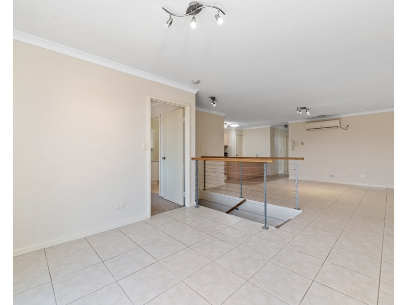 3/2 Hogarth Street, Cannington WA 6107