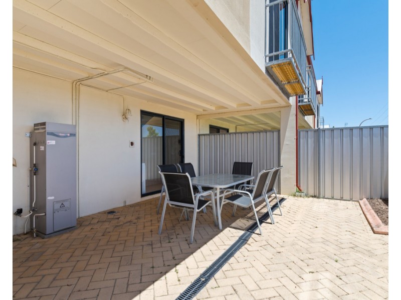 3/2 Hogarth Street, Cannington WA 6107