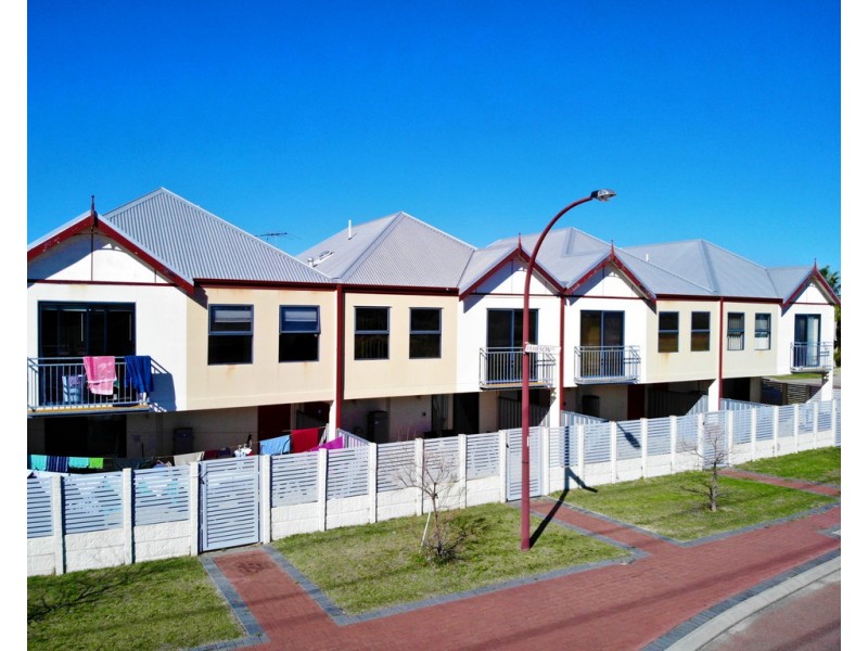 3/2 Hogarth Street, Cannington WA 6107