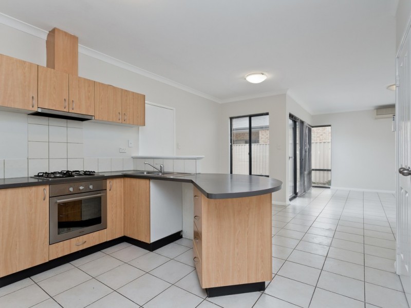 4/77-79 Henry St, East Cannington WA 6107