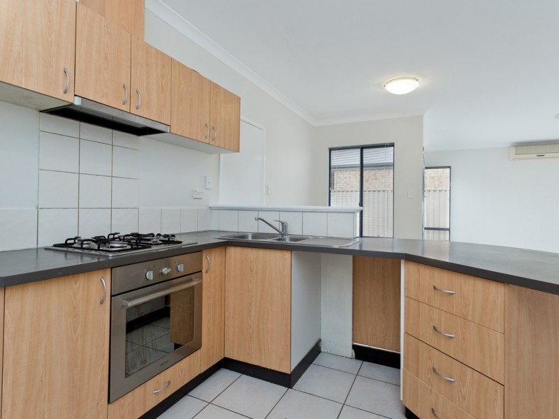 4/77-79 Henry St, East Cannington WA 6107