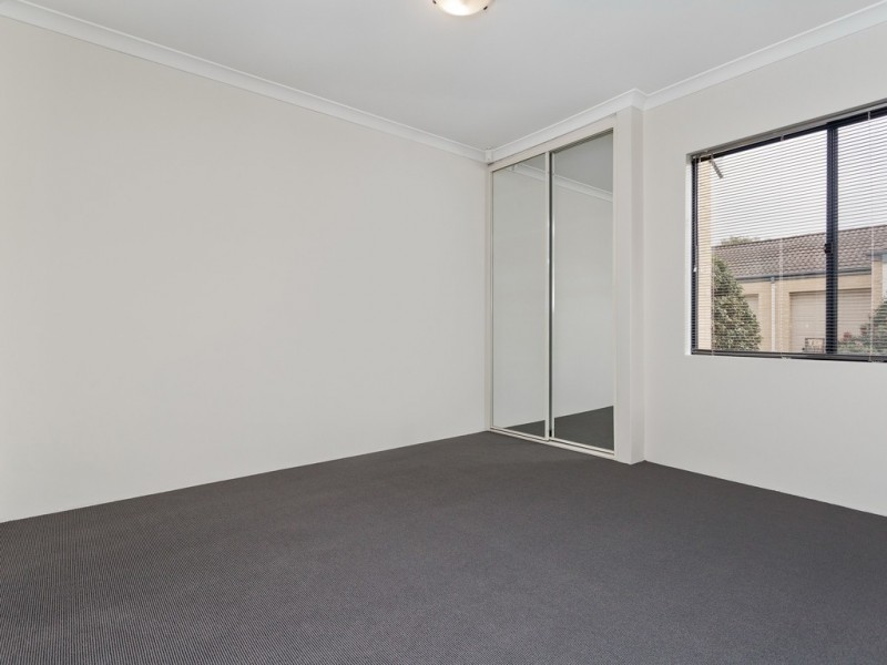 4/77-79 Henry St, East Cannington WA 6107