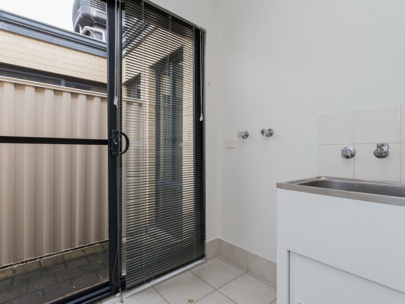 4/77-79 Henry St, East Cannington WA 6107