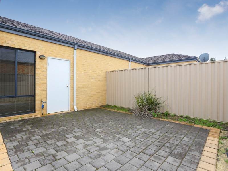 4/77-79 Henry St, East Cannington WA 6107