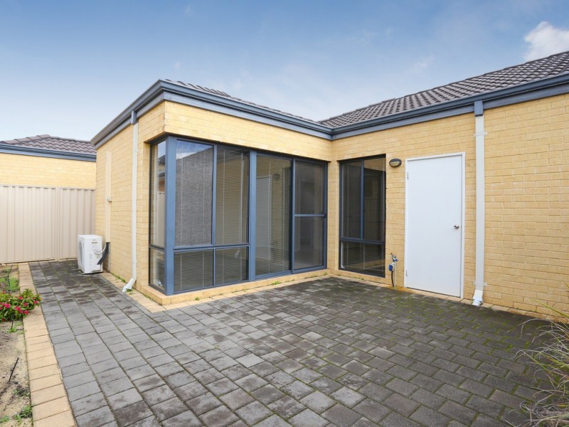 4/77-79 Henry St, East Cannington WA 6107
