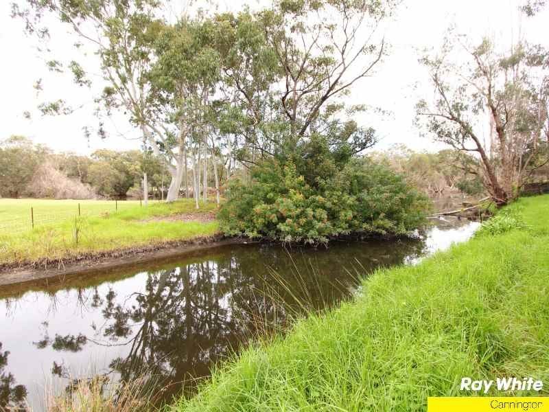 30 Highbury Crescent, Beckenham WA 6107