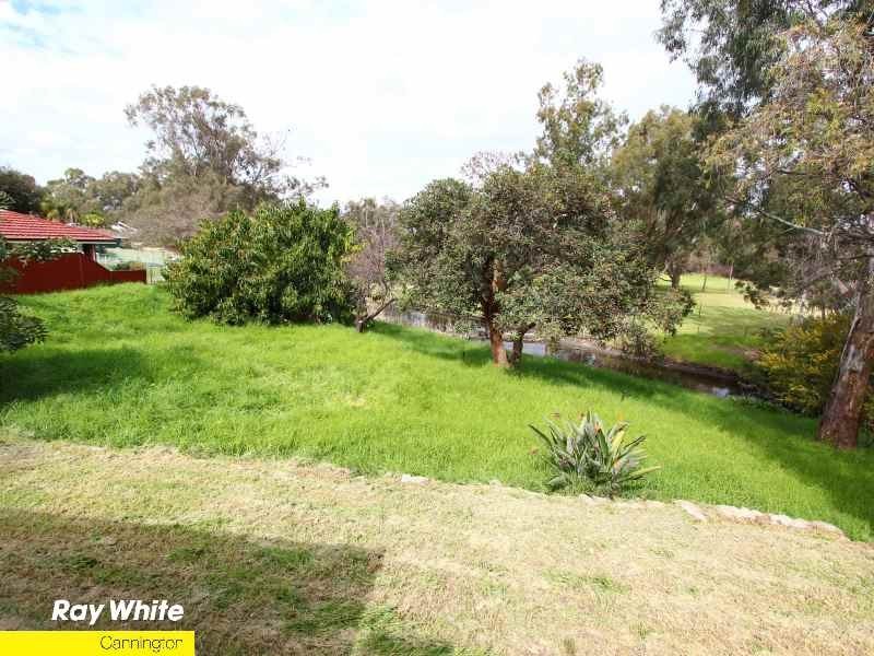 30 Highbury Crescent, Beckenham WA 6107