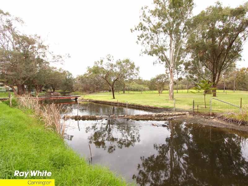 30 Highbury Crescent, Beckenham WA 6107