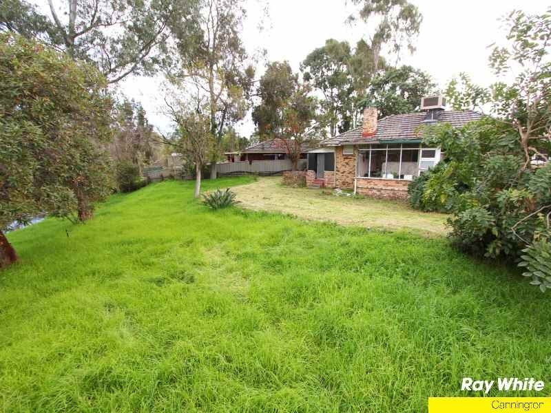 30 Highbury Crescent, Beckenham WA 6107