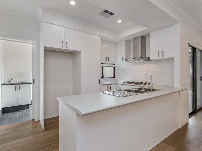 5C Marriot St, Cannington WA 6107