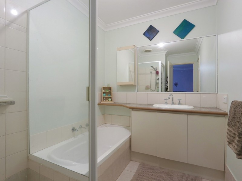 10/10 Leslie St, Cannington WA 6107