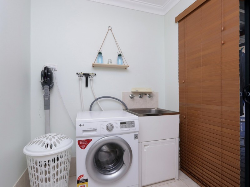10/10 Leslie St, Cannington WA 6107