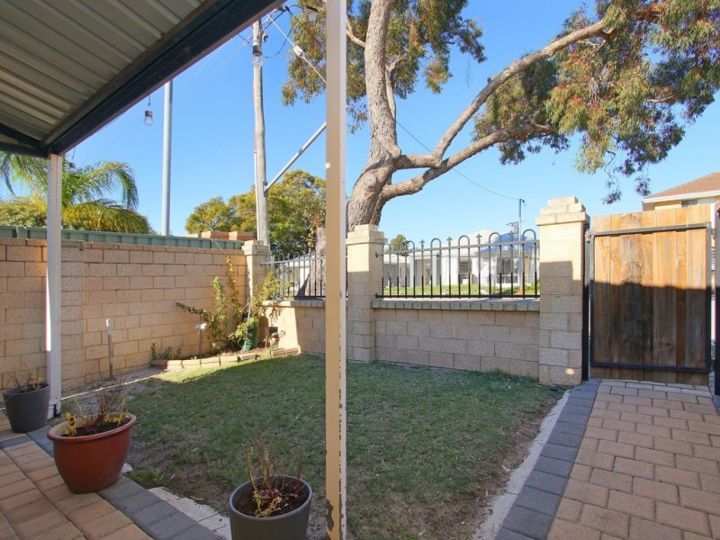 10/10 Leslie St, Cannington WA 6107