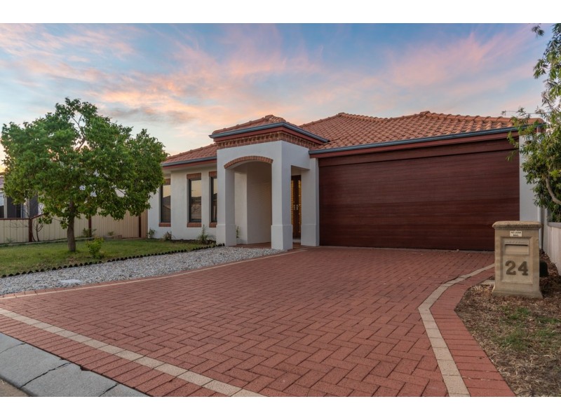 24 Salesian Court, Queens Park WA 6107